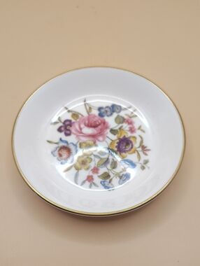 Royal Worcester Dish Fine Bone China Made In England White With Gold Trim 4"